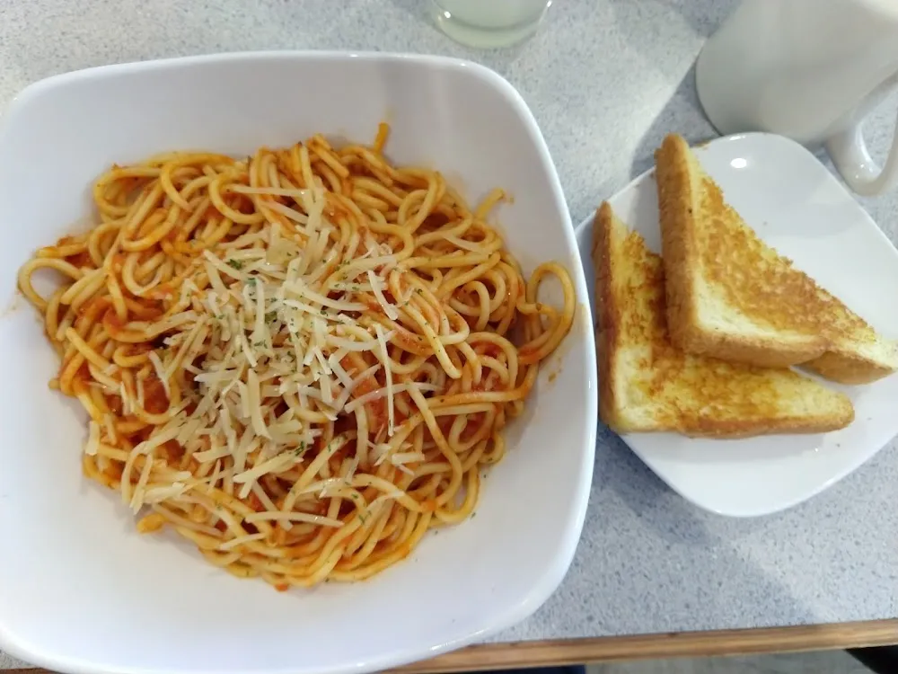 Spaghetti with Tomato Sauce